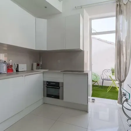 Cannes Conseil Immo, Vieux Port area, duplex, 3 Chambres, balcon, -Cast- * Cannes