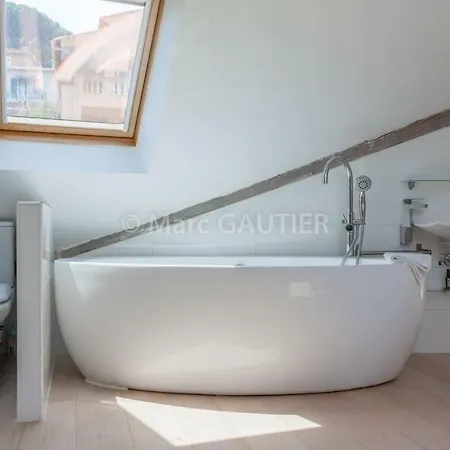 Cannes Conseil Immo, Vieux Port area, duplex, 3 Chambres, balcon, -Cast-