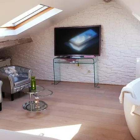 Appartement Cannes Conseil Immo, Vieux Port area, duplex, 3 Chambres, balcon, -Cast-