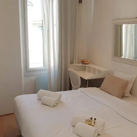 Lejlighed Old Harbor 3-Bedroom Apt Charming & Unique ! Cannes